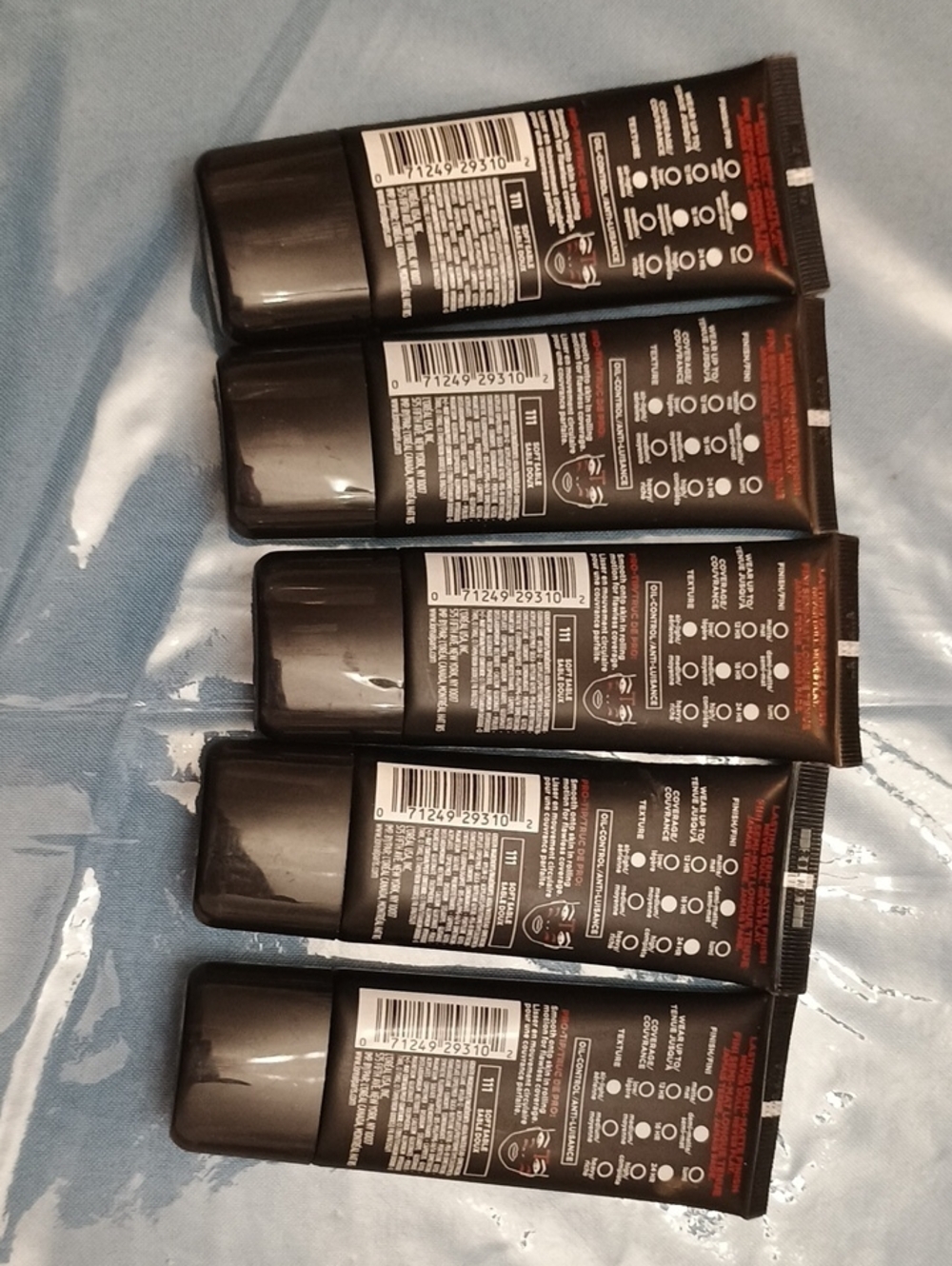 5 x L'Oreal Paris Infallible Pro Matte Foundation, 111 Soft Sable - Picture 4 of 4